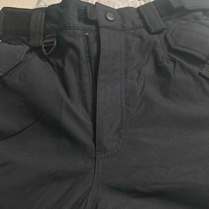 E408 Turbine Boardwear Boys Size Large Black Skiing Snowboarding Winter Pants